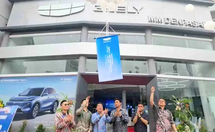 Geely Percepat Ekspansi Ritel EV, Resmikan Tiga Showroom Baru di Denpasar, Bandung, dan Jakarta