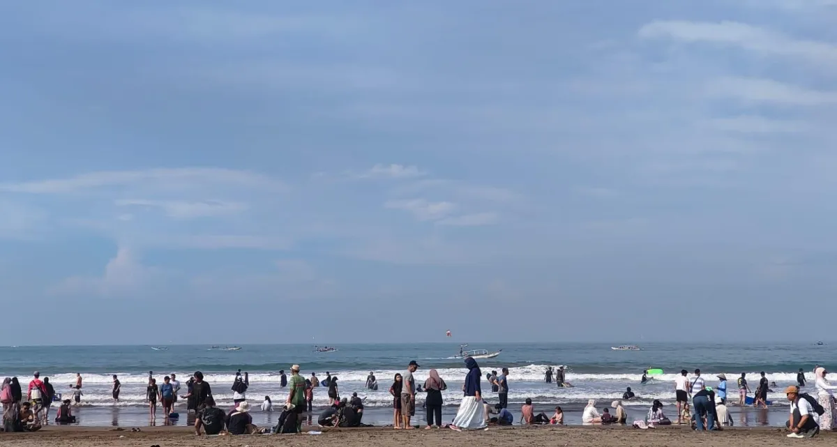 Prakiraan Cuaca Pangandaran Minggu, 25 Januari 2026: Cerah Berawan, Hujan Ringan Berpeluang Sore