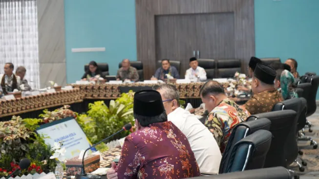 Komisi II DPR RI Kunjungi Jambi, Bahas Pengawasan BUMD hingga Konflik Agraria
