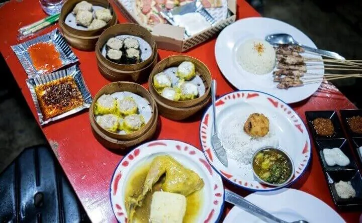 Penataan Street Food Cikuray Bandung Dongkrak Omzet Pedagang, Kini Jadi Destinasi Kuliner Warga