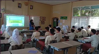 Guru Matematika di SMPN 17 Padang Terapkan Pembelajaran Mendalam agar Matematika Lebih Bermakna
