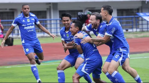 Persib Jamu PSBS di GBLA, Kenakan Ban Hitam sebagai Solidaritas dan Siapkan Perkenalan Pemain Baru