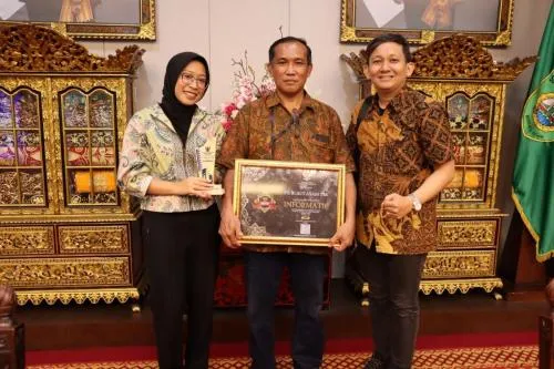 PT Bukit Asam Raih Anugerah Keterbukaan Informasi Publik 2025 dari Komisi Informasi Sumsel