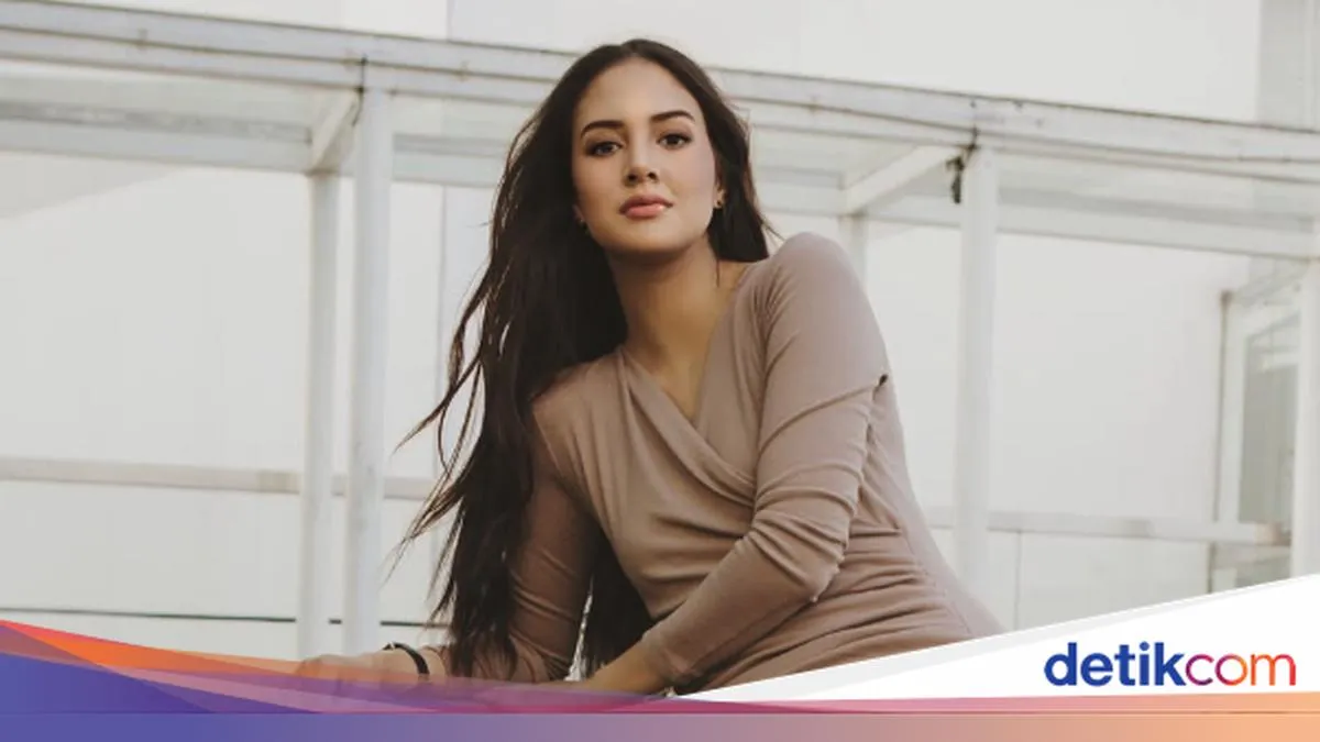 Artikel "5 Seleb Cewek Bikin Heboh Pekan Ini" Tidak Memuat Isi Berita