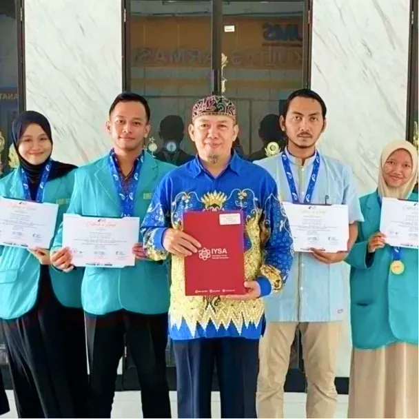 Tim Dehan UMS Raih Medali Emas AISEEF 2026 lewat Kapsul Antiinflamasi dari Kulit Manggis