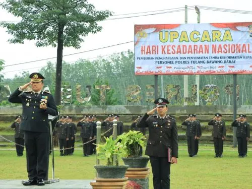Polres Tulang Bawang Barat Gelar Upacara Hari Kesadaran Nasional 2026 dan Berikan Penghargaan Personel