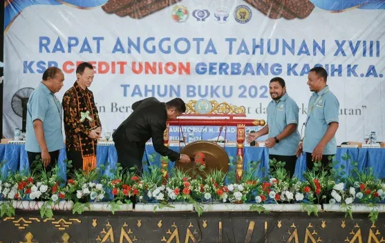 Buka RAT CU Gerbang Kasih, Wabup Ende Soroti Pentingnya Transparansi dan Integritas