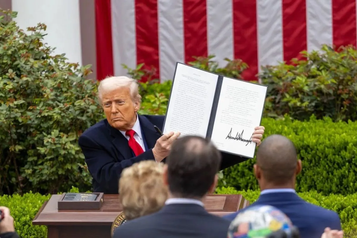 Trump Teken Perintah Eksekutif Tarif Global 10% Usai Putusan Mahkamah Agung AS