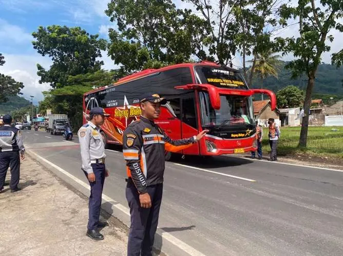 Pemprov Jabar Maksimalkan Sapawarga untuk Informasi Mudik Idulfitri 2026 dan Pendaftaran Mudik Gratis