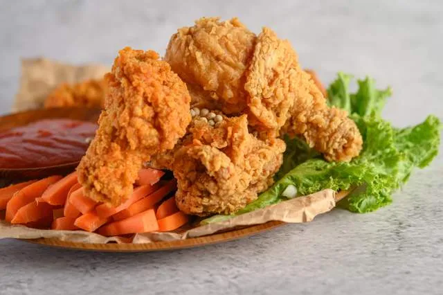 Bisnis Kuliner Ayam Kian Menjamur, Inovasi dan Media Sosial Jadi Penentu