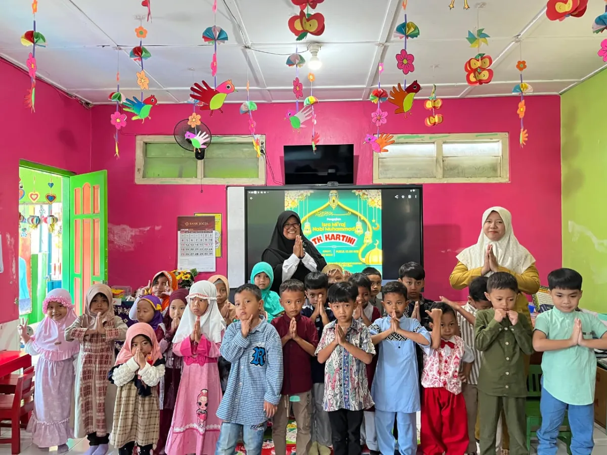 Penyuluh Agama KUA Wirobrajan Sampaikan Kisah Isra Mi’raj di TK Kartini