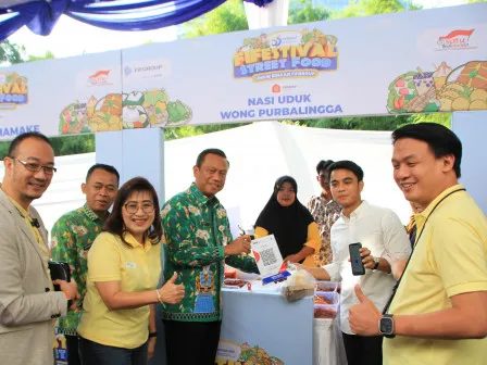 Wali Kota Jakarta Selatan Resmikan FIFestival Street Food di Lebak Bulus