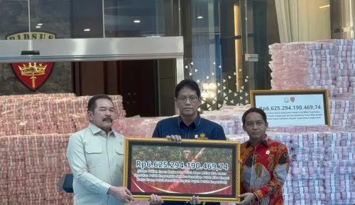Survei Indikator: Publik Nilai Pemajangan Uang Sitaan Rp6,6 Triliun oleh Kejagung sebagai Transparansi