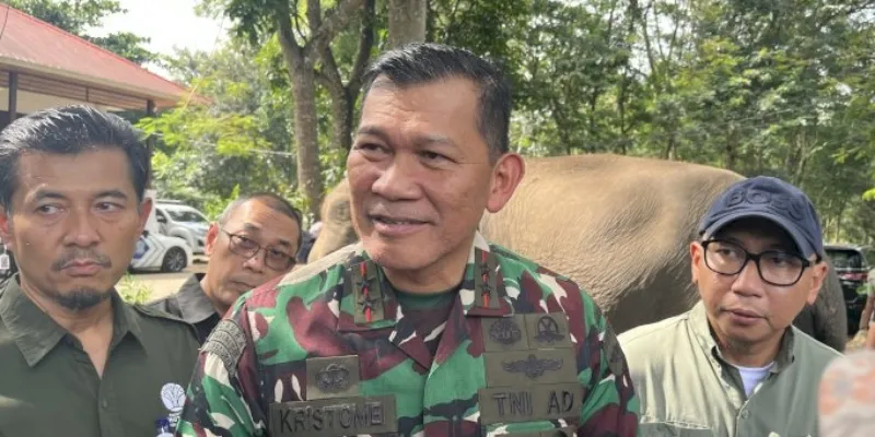 Pangdam XXI/Radin Inten: TNI Siap Dilibatkan dalam Mitigasi Konflik Gajah di TNWK