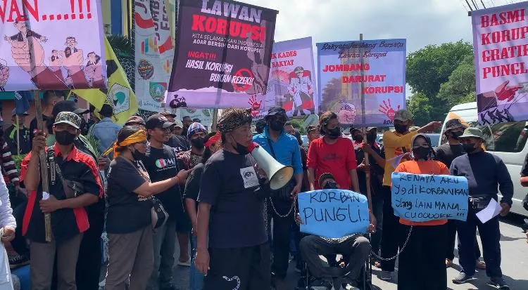 FRMJ Berunjuk Rasa di Ringin Contong, Soroti Lambannya Penanganan Dugaan Korupsi Dana Desa di Jombang