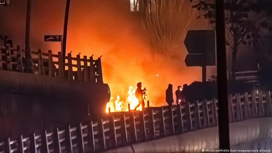 Pembatasan Informasi di Tengah Protes Iran Picu Maraknya Video AI dan Rekaman Lama