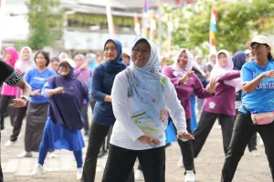 Bupati Kebumen Hadiri Senam Sehat dan Pembinaan Kader di Gombong, Ada Kuis Berhadiah Sepeda