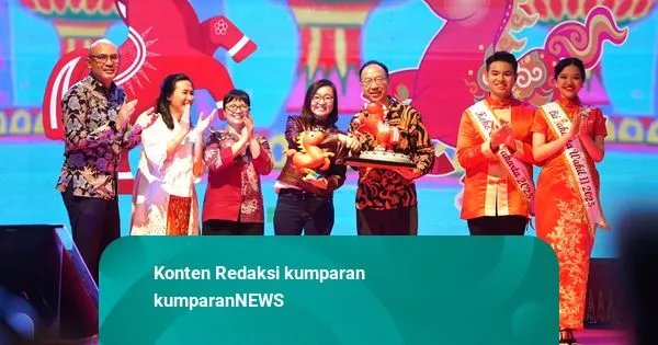 Pertukaran Maskot Kuda Api di Imlek Festival 2577 Perkuat Diplomasi Kreatif Indonesia–Tiongkok