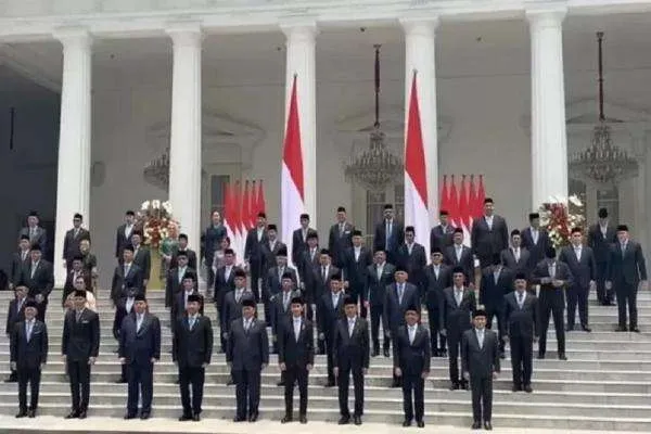 Puspoll: Prabowo Dinilai Jaga Stabilitas Politik, Publik Menunggu Kinerja Nyata Menteri