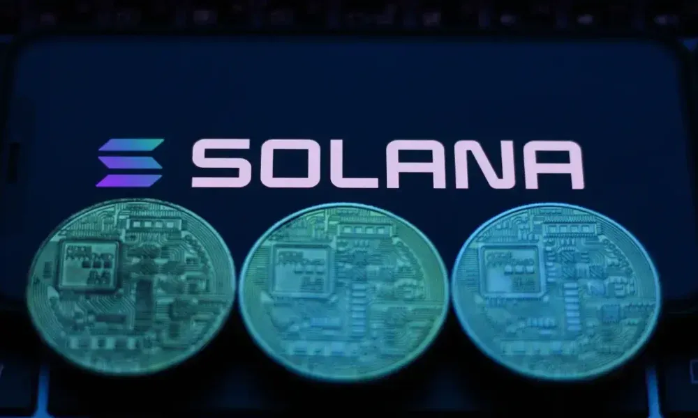Solana Melemah ke Area US$130, Tekanan Bearish Menguat di Pasar Derivatif