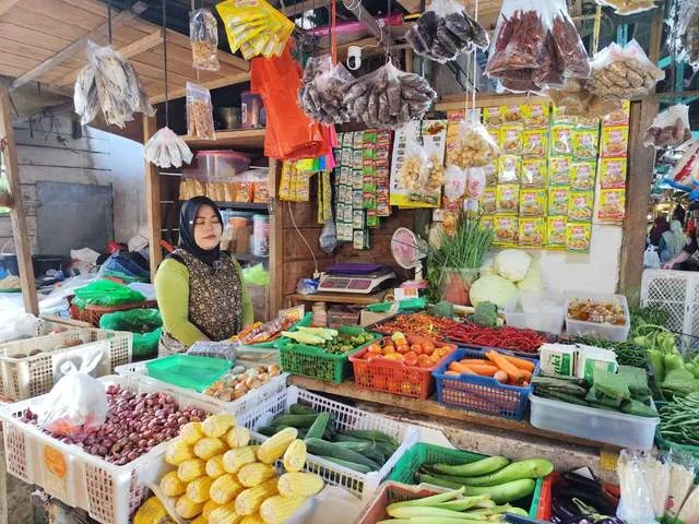 Pasokan Menurun Akibat Cuaca Ekstrem, Harga Sayur di Pasar Sentral Sanggau Melonjak