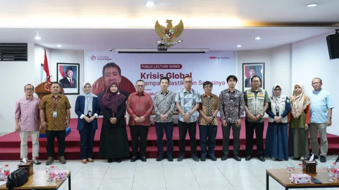 Akademisi Kyoto University Paparkan Solusi Krisis Sampah Plastik Global dalam Kuliah Umum di UHN Tegal