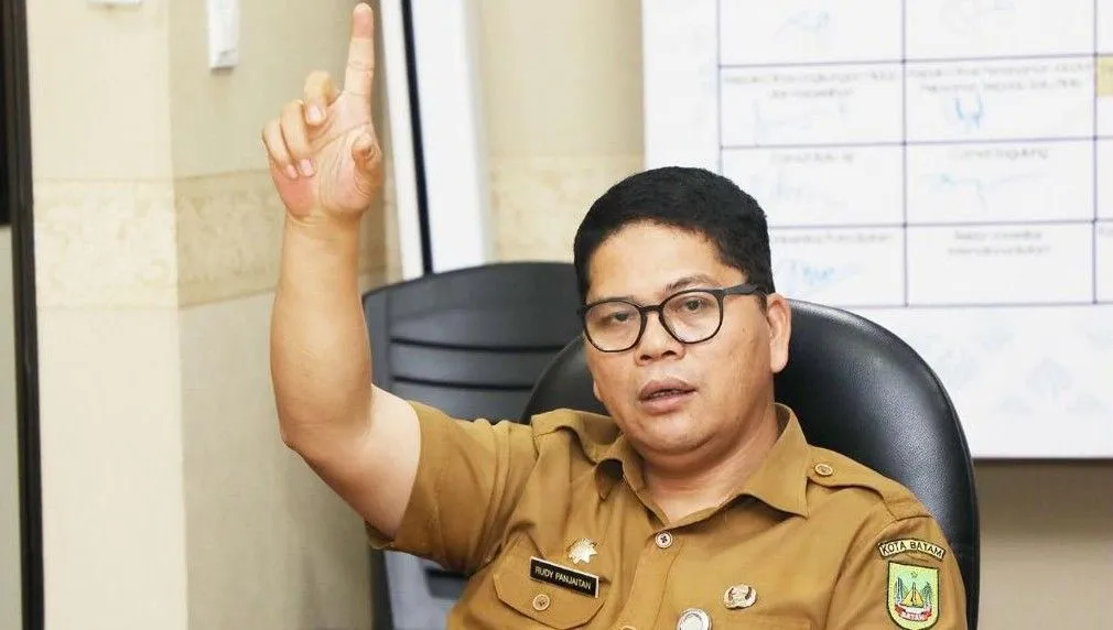 TRC Pemko Batam Jangkau Badut Jalanan dan Pengemis Lansia di Jalur Hijau