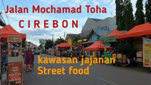 Ramai Kuliner Malam di Jalan Moh Toha Cirebon, dari Jajanan Ringan hingga Seafood