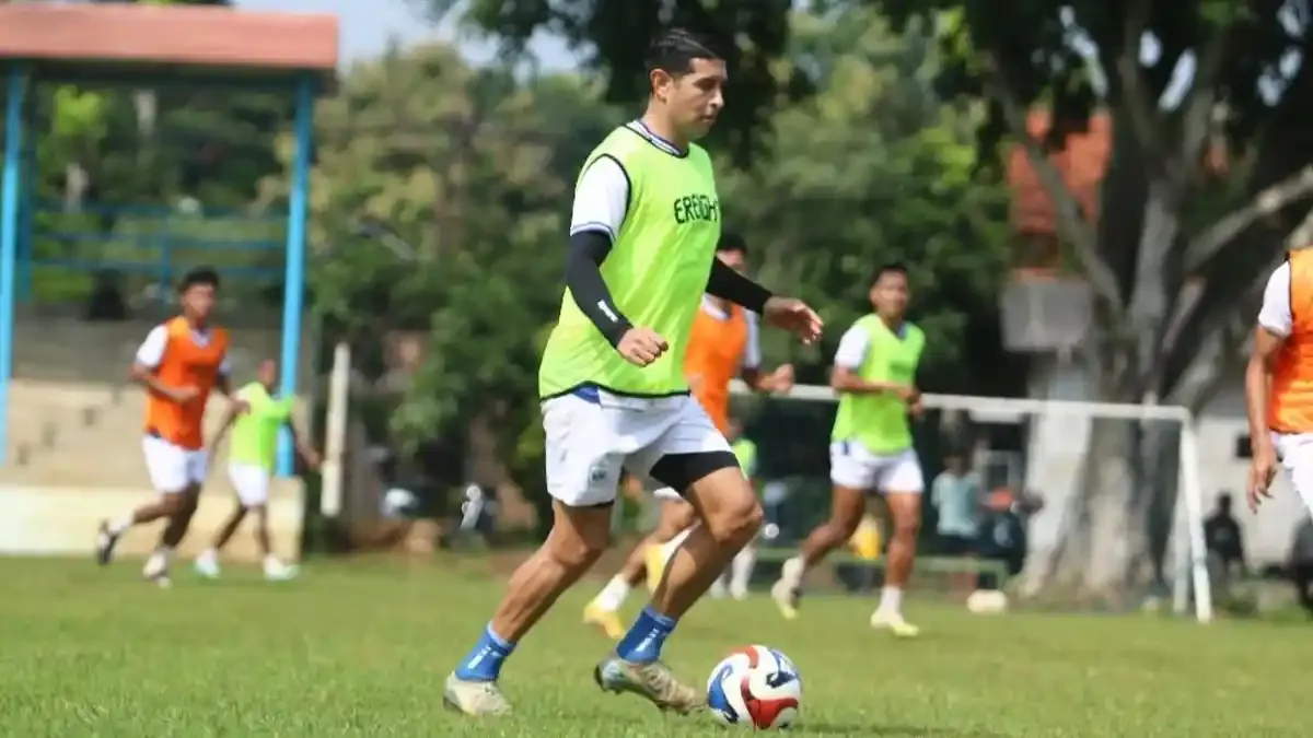 Esteban Vizcarra Minta PSIS Semarang Tampil Fokus saat Menjamu Persela Lamongan