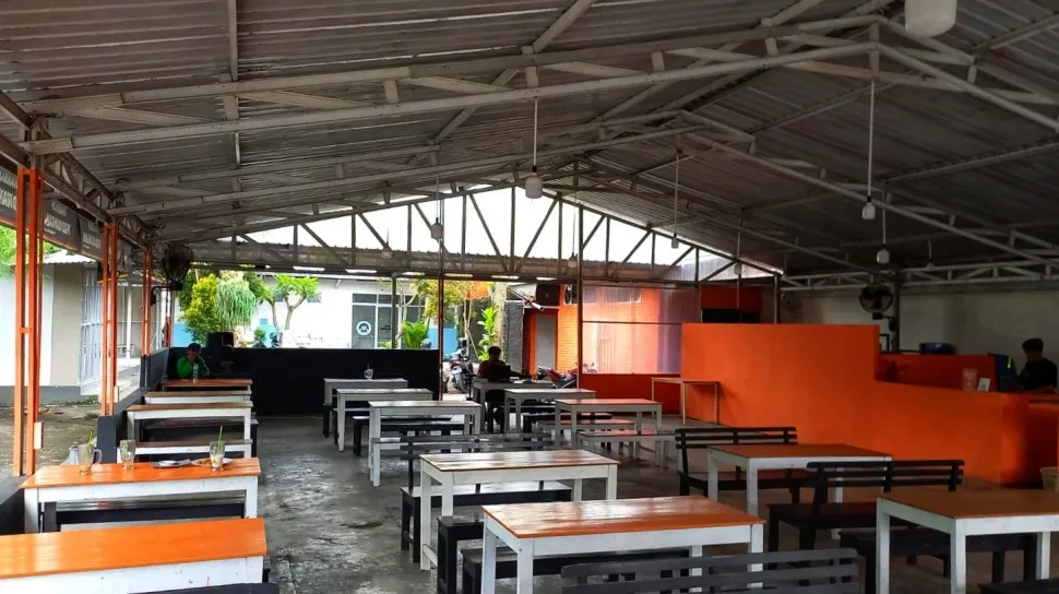 Warkop di Umbulharjo Yogyakarta Beri Makan Gratis untuk Mahasiswa Perantau Terdampak Banjir di Sumatera