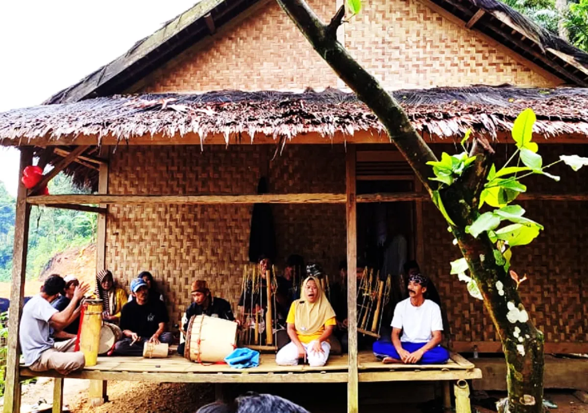 Banten Heritage Kunjungi Kampung Cilebang untuk Dukung Pelestarian Seni Pokplod di Kaki Gunung Halimun