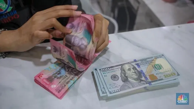 Rupiah Menguat pada Pembukaan Perdagangan, Dolar AS Turun ke Rp16.850