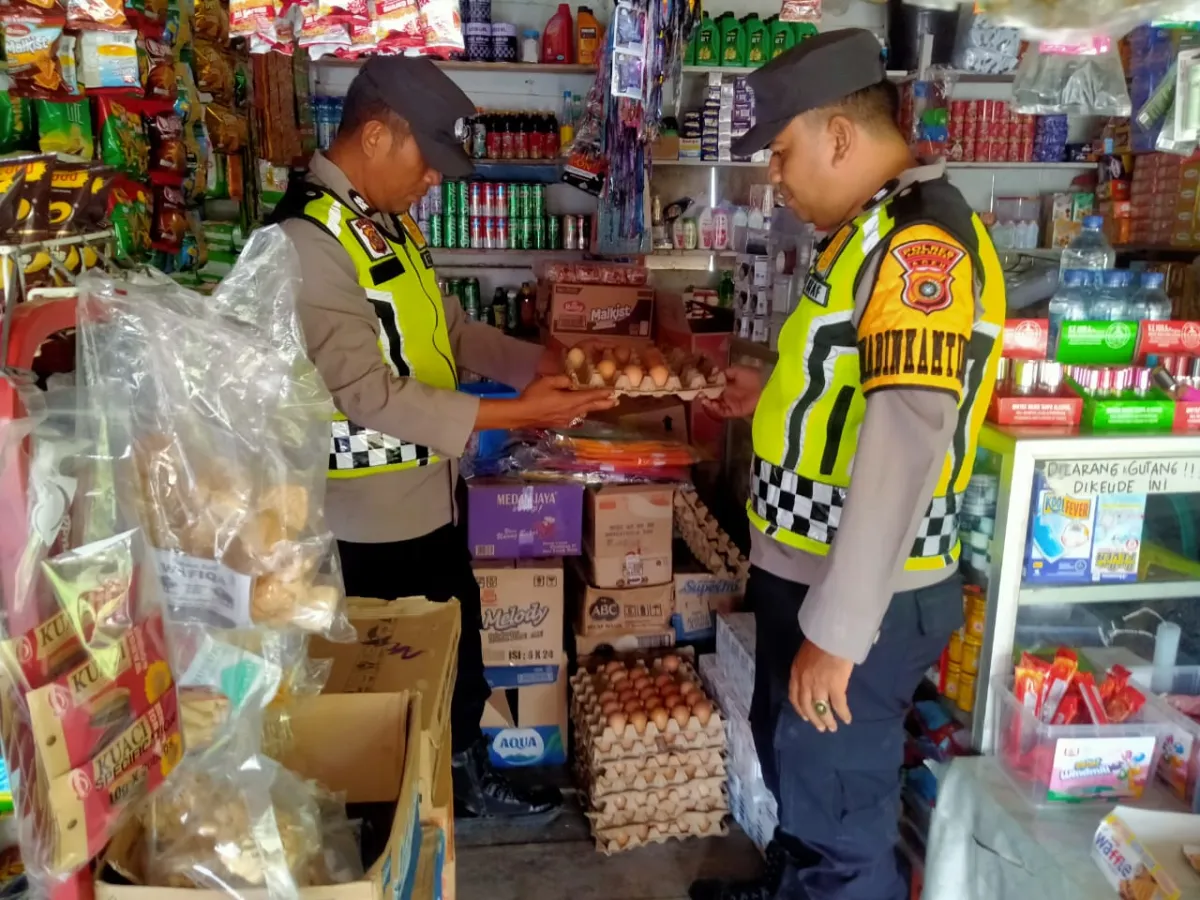 Polsek Sungai Mas Pantau Harga Sembako, Minyak Goreng, Beras, dan Elpiji 3 Kg di Pasar Tradisional