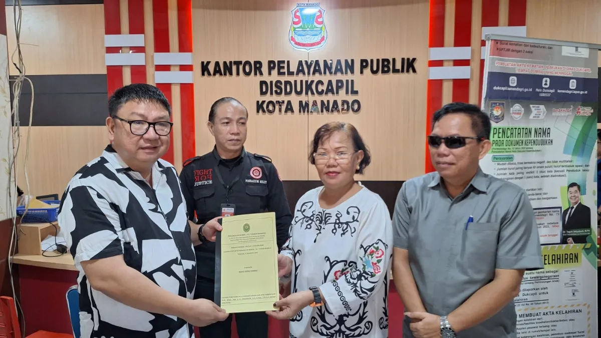 Disdukcapil Manado Serahkan Putusan Pengadilan ke-22, Tegaskan Layanan Administrasi Kependudukan Gratis