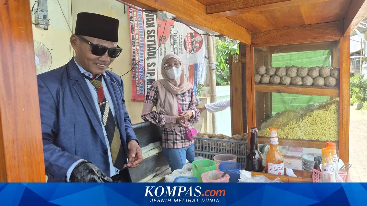 Cosplay di Gerobak: Ketika PKL Jakarta Menjahit Identitas, Humor, dan Harapan Menjadi Ikon Kuliner