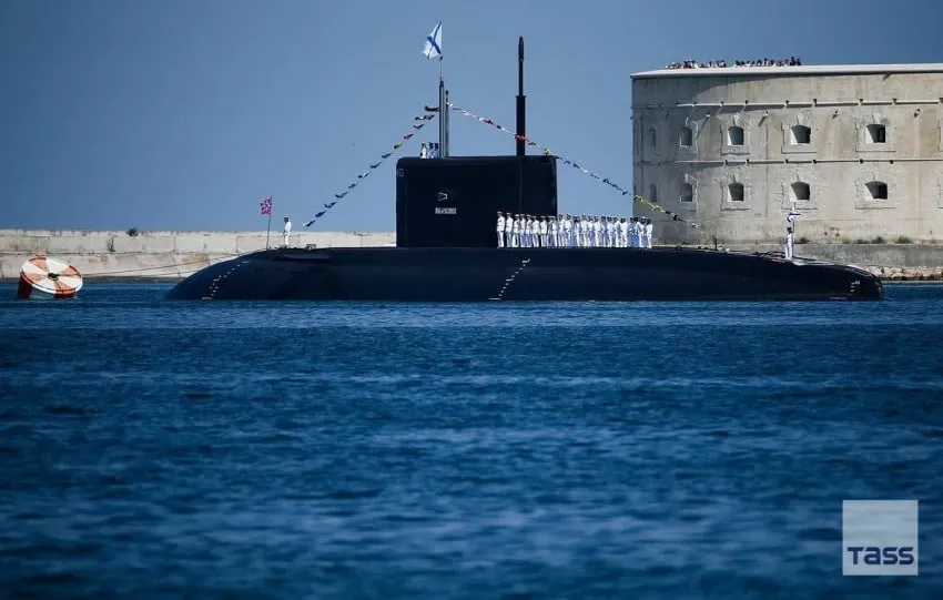 Prancis Lepaskan Kapal Tanker Boracay Usai Denda Dibayar, Uni Eropa Terus Bidik “Armada Bayangan” Rusia
