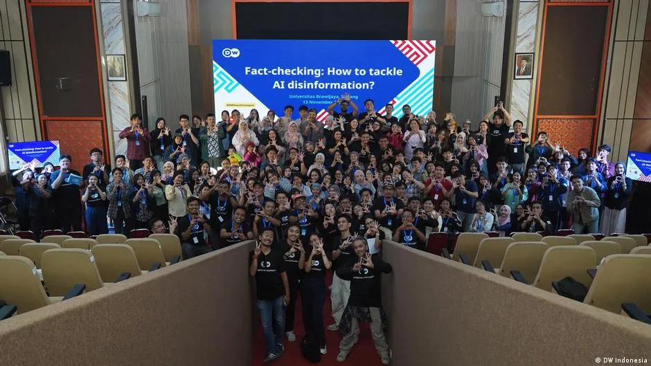 DW Indonesia dan Universitas Brawijaya Gelar Workshop Cek Fakta AI di Malang