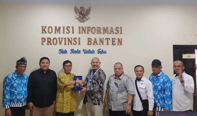 ForKI Riau Gelar FGD di KI Banten, Bahas Penguatan Peran Wartawan untuk Keterbukaan Informasi