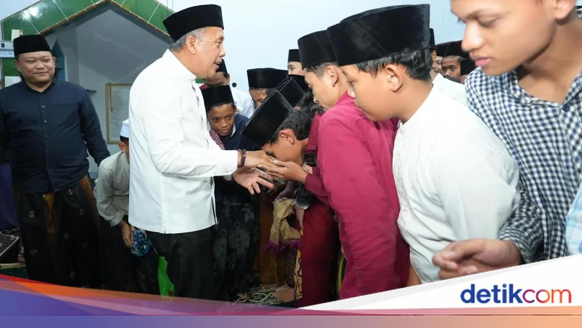 Safari Ramadan Hari Ketiga NasDem Ditutup dengan Tarawih dan Doa Bersama di Pesantren Daarussalaam