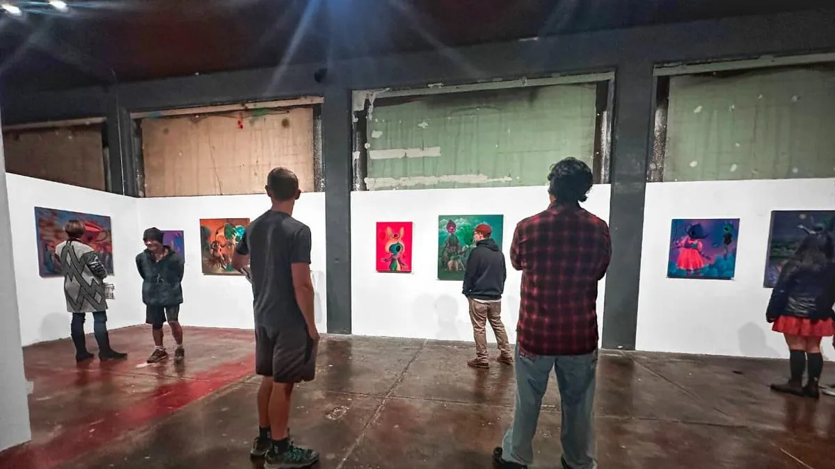 Gaya Pop Surealis Antar Susiyo dari Banyuwangi ke Pameran Internasional