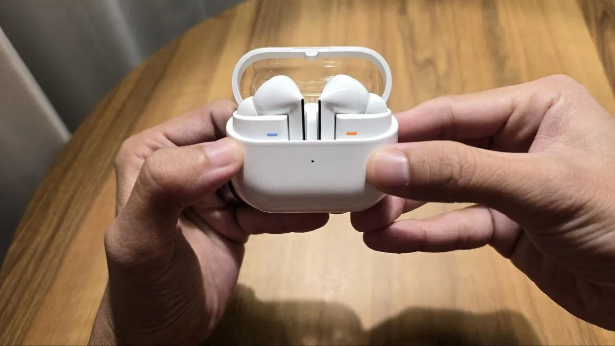 Samsung Galaxy Buds3 Pro: Desain Bertangkai, Fitur Galaxy AI, dan Harga Resmi di Indonesia