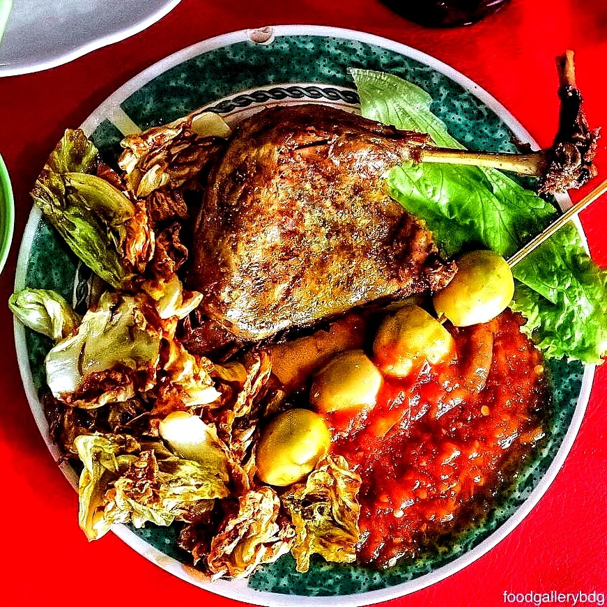 10 Kawasan Street Food Terkenal di Bandung untuk Berburu Kuliner