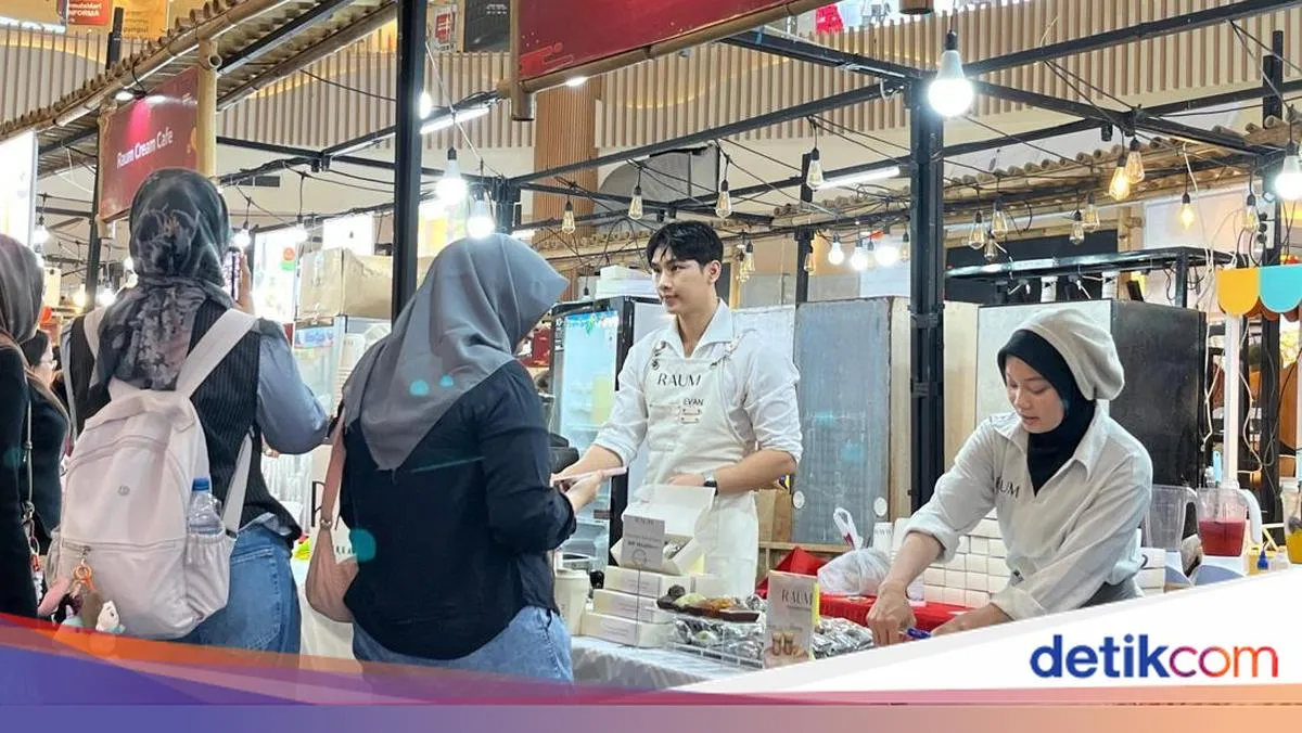 Festival Kuliner Imlek di Mataram Dipadati Pengunjung, Seblak Mamang Rafael Jadi Favorit