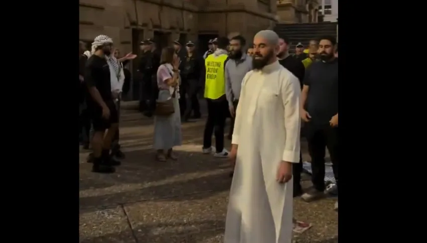 Kelompok Muslim Minta Polisi New South Wales Minta Maaf usai Salat Dibubarkan saat Aksi Protes di Sydney