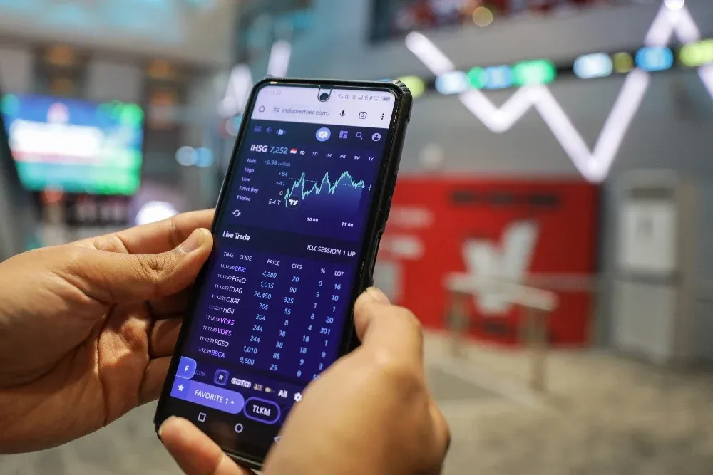 IHSG Melemah 0,83% pada Perdagangan Pagi, Mayoritas Saham Tertekan