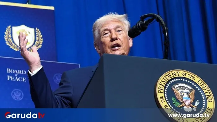 Trump Dikabarkan Pertimbangkan Serangan Terbatas ke Iran di Tengah Negosiasi Nuklir