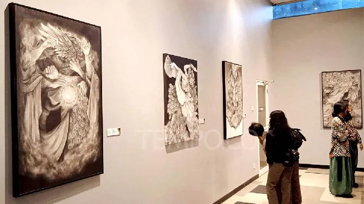 Haviez Ammar Gelar Pameran Tunggal Perdana di Bandung, Menggugat Makna Raga lewat Arsiran Pensil