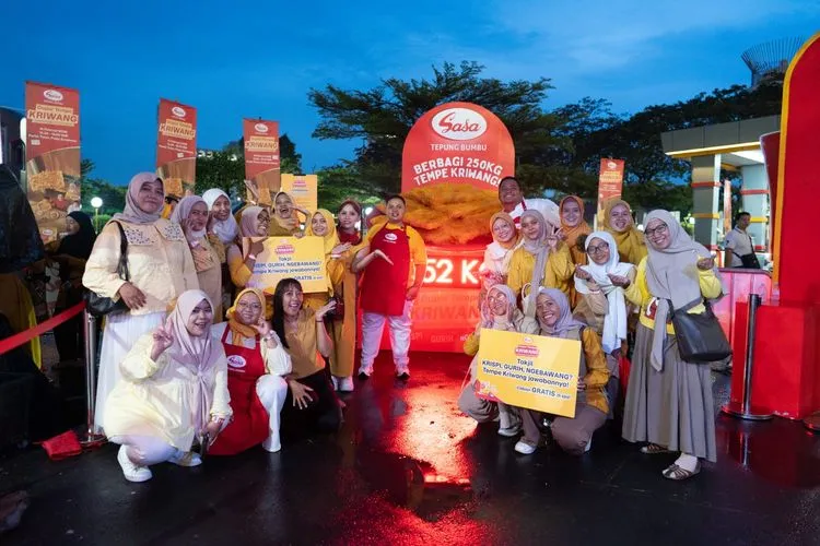 Sasa Gelar “Dapur Tempe Kriwang” di Surabaya, Bagikan 250 Kg Tempe Goreng Jelang Ramadan 2026