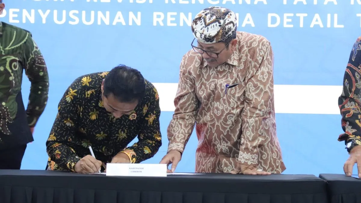 Bupati Cirebon Teken Verifikasi IPPR untuk Revisi RTRW dan Penyusunan RDTR