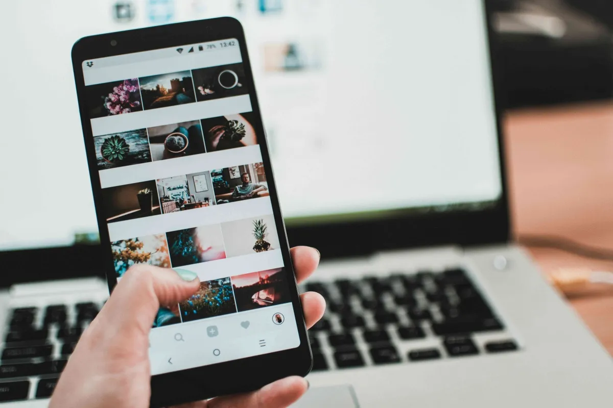 Mudahnya Berbagi di Internet, Tingginya Risiko yang Mengintai
